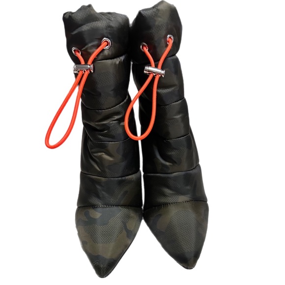 Steve Madden camo heeled boots - Picture 3 of 5